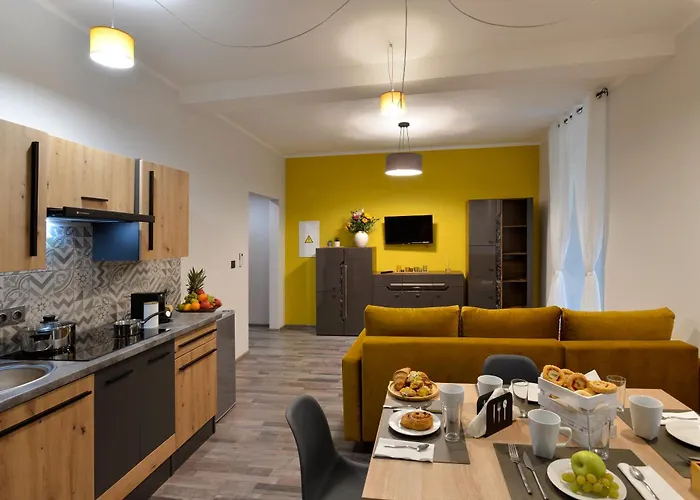 Giallo Dalia By Maison 73 * ורונה